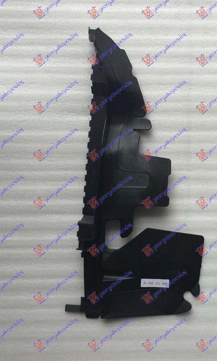 NOSAC HLADNJAKA PLASTICNI VERTIKALNI (2.4/3.2 BENZIN) - DESNO