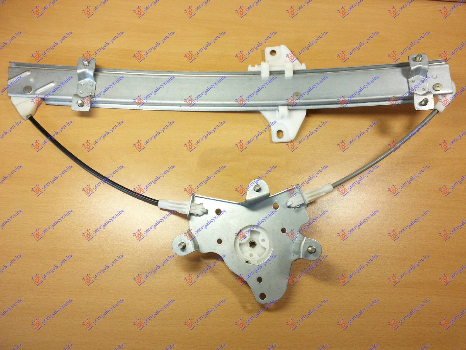 PODIZAC PREDNJEG PROZORA ELEKTRICNI (BEZ MOTORA) NOSAC MOTORA 3 ZUBA - DESNO