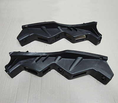 NOSAC PREDNJEG BRANIKA BOCNI PLASTICNI - DESNO