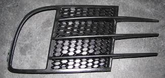 RESETKA PREDNJEG BRANIKA (GTI) - DESNO